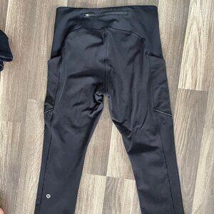 black lululemon cropped leggings